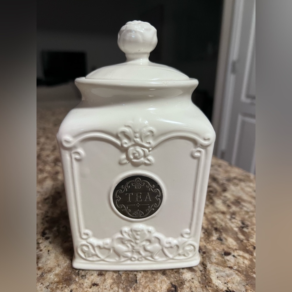 Elegant Cream Tea Canister